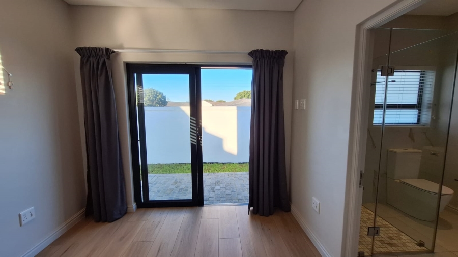 3 Bedroom Property for Sale in Sandbaai Western Cape